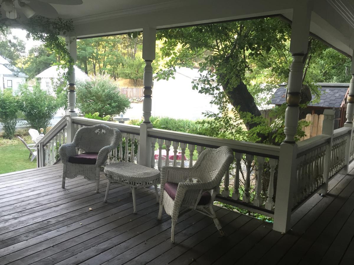 The Whitmore Inn Weaverville Екстер'єр фото